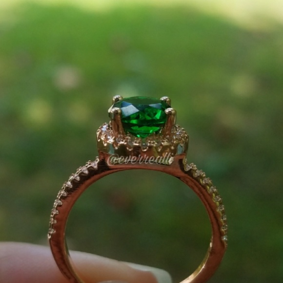 Emerald Ring - Picture 3 of 3